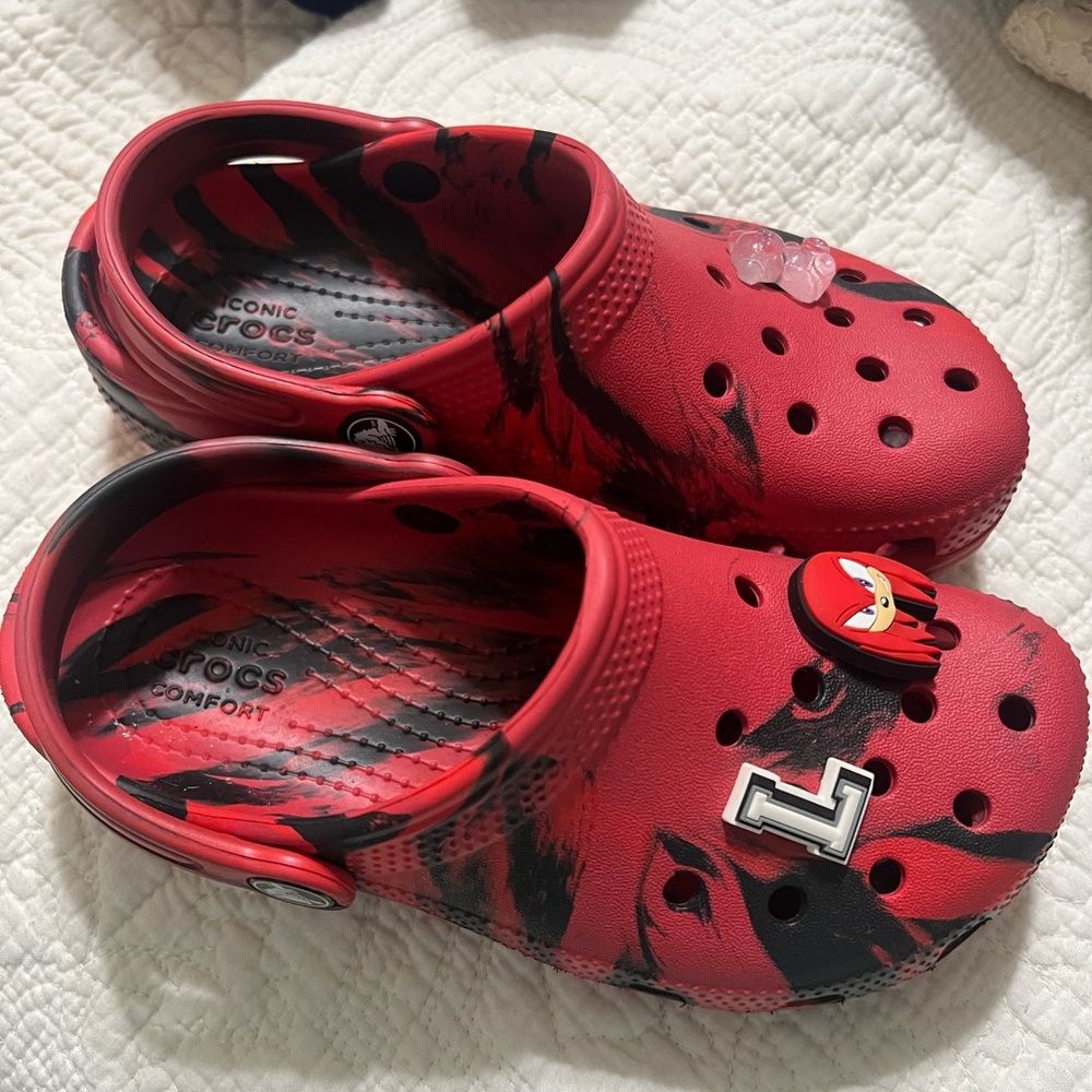 CROCS Kids Red & Black Fun Sandals, New! Kiss Size 13. Retails $45